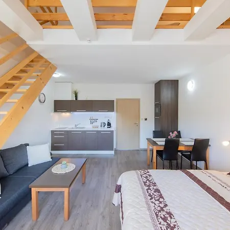Sophia 7 Apartmán *